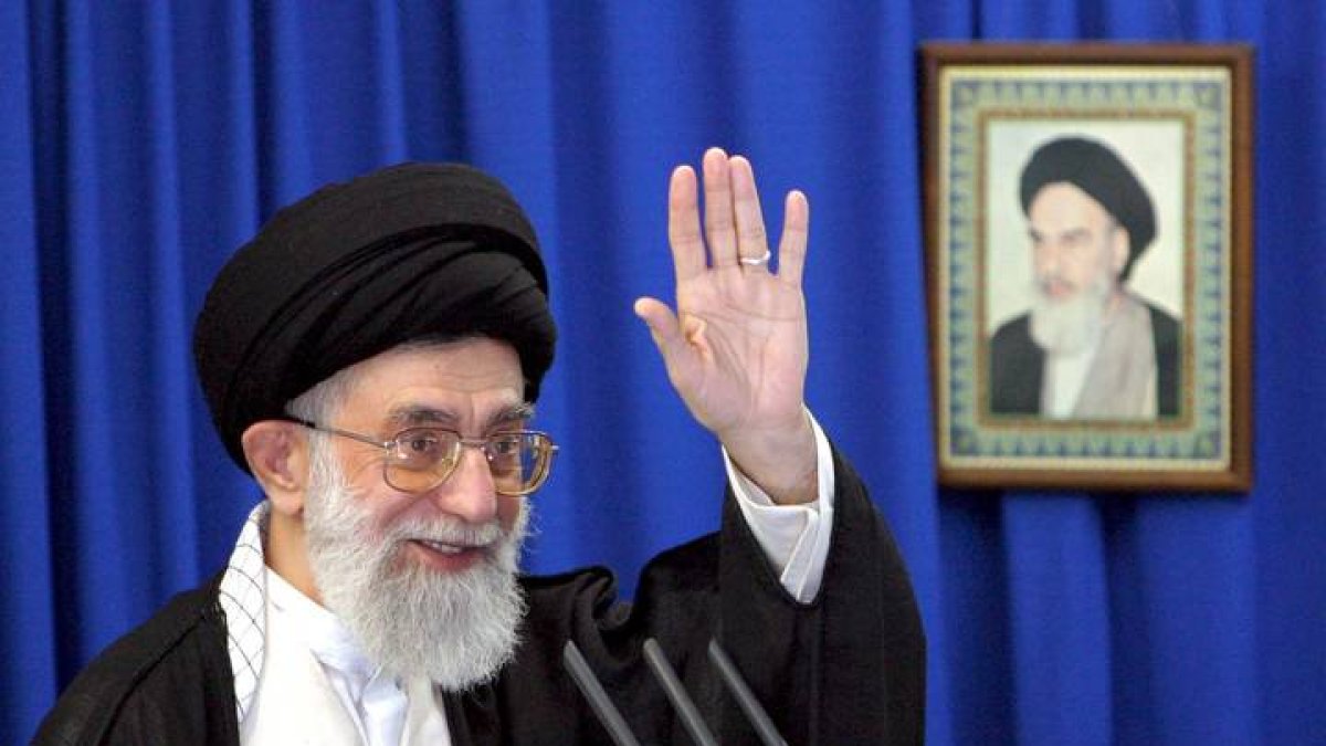 Fotografía de archivo del 19 de agosto de 2026 que muestra al líder supremo de la Revolución iraní, el ayatolá Ali Jamenei, en Teherán (Irán).