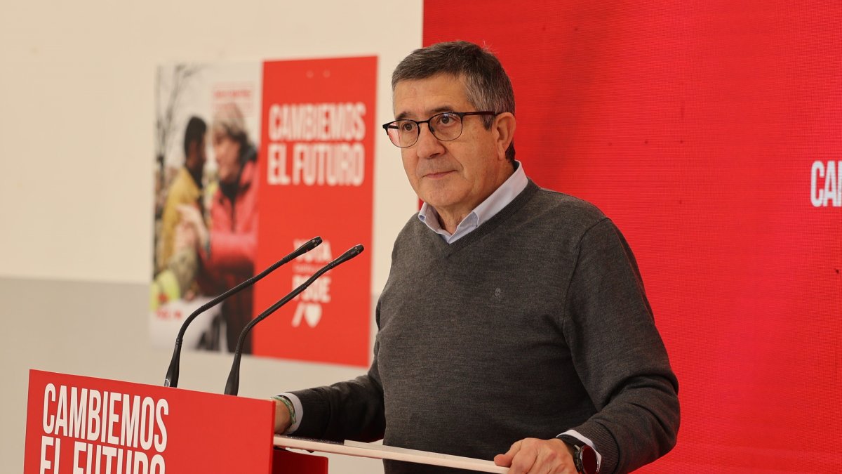 El portavoz del PSOE en el Congreso de los Diputados, Patxi López, en una imagen de archivo en el marco de la campaña electoral en Castilla y León.