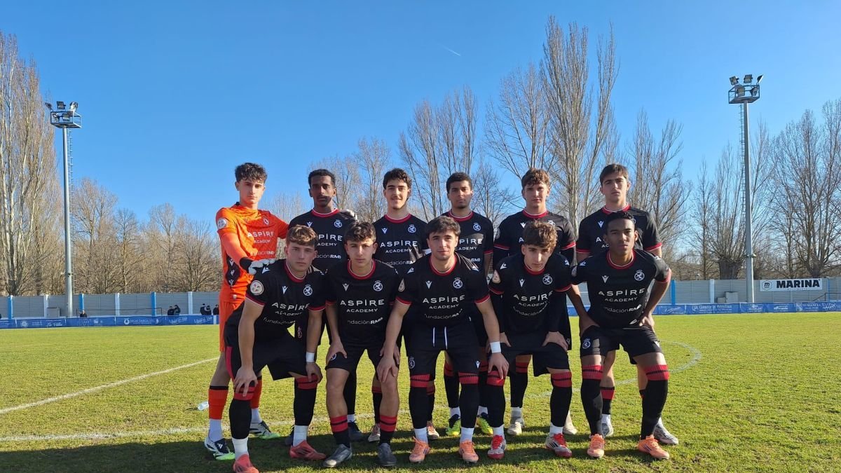 Once inicial del Júpier Leonés en su duelo contra el Almazán soriano.