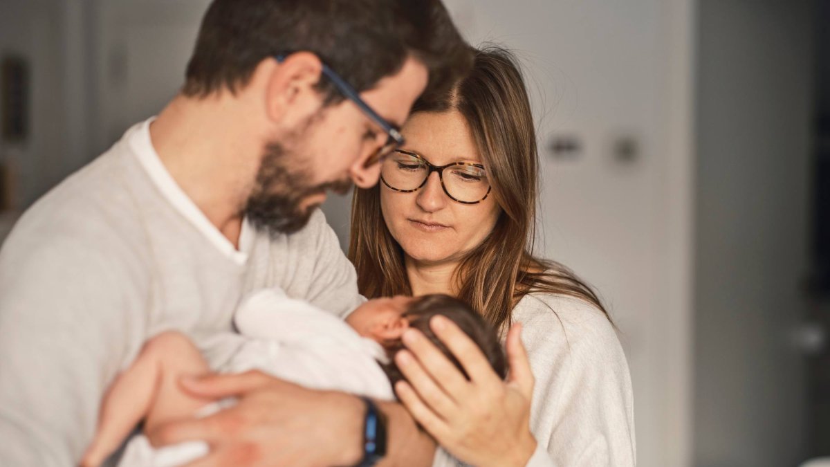 El Bono Nacimiento 2026 en Castilla y León ofrece hasta 2.500 euros por hijo para ayudar a las familias con los primeros gastos del bebé.