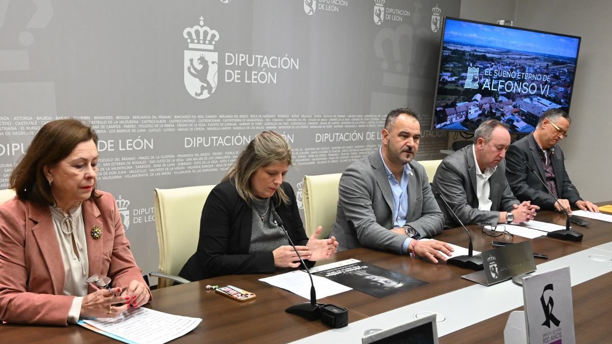 Rita Huerta, Paula Conde, Emilio Martínez, Ramón Rodríguez y José Luis González, ayer, en la Diputación de León.