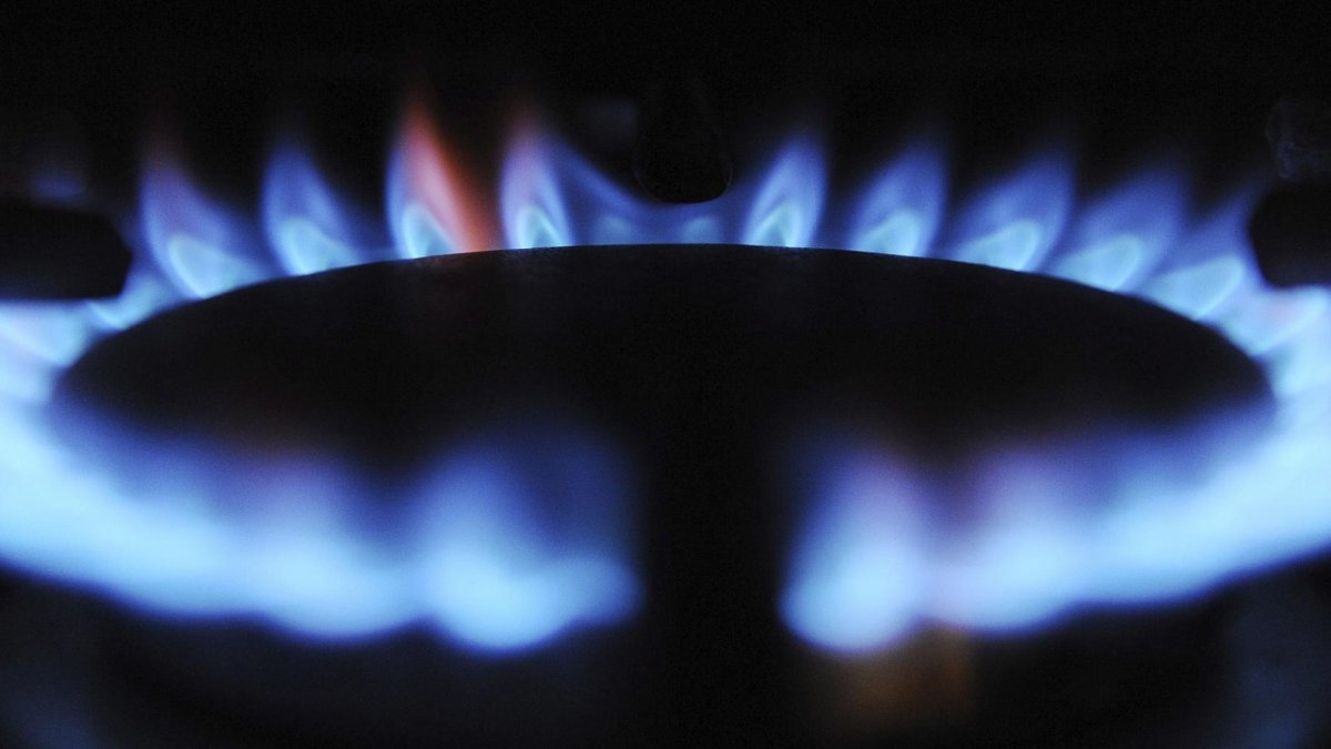 Imagen de un fuego de gas encendido en una vivienda. EPA/ANDY RAIN.