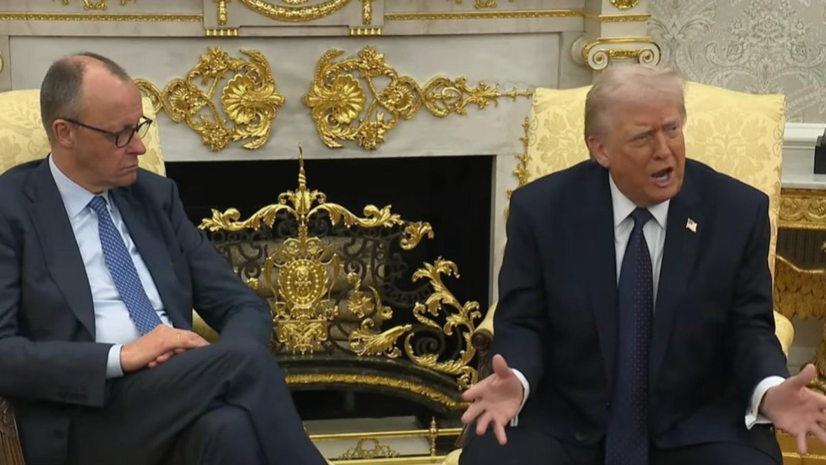 Captura de video tomada de una transmisión de la Casa Blanca del presidente de EE UU.