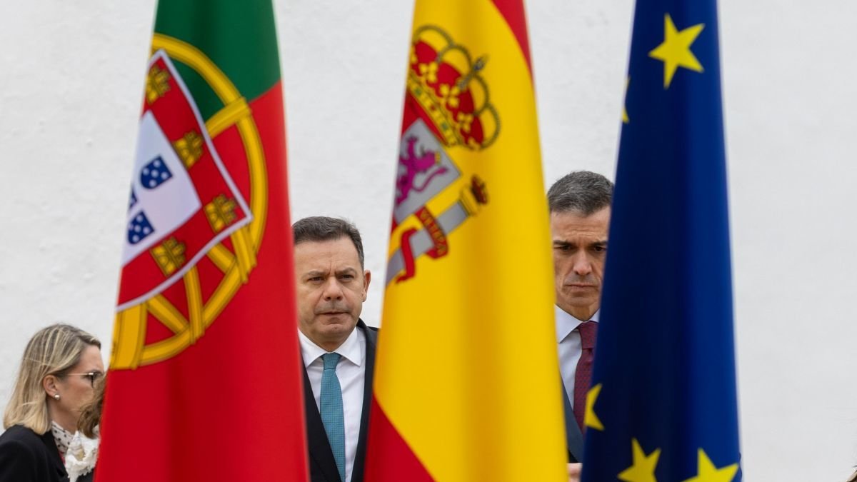 Pedro Sánchez junto al primer ministro de Portugal.