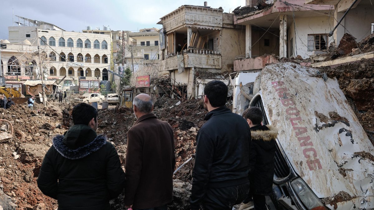 Imagen del 7 de marzo de 2026 de los daños provocados por un bombardeo israelí en Líbano. EFE/ Edgar Gutiérrez.