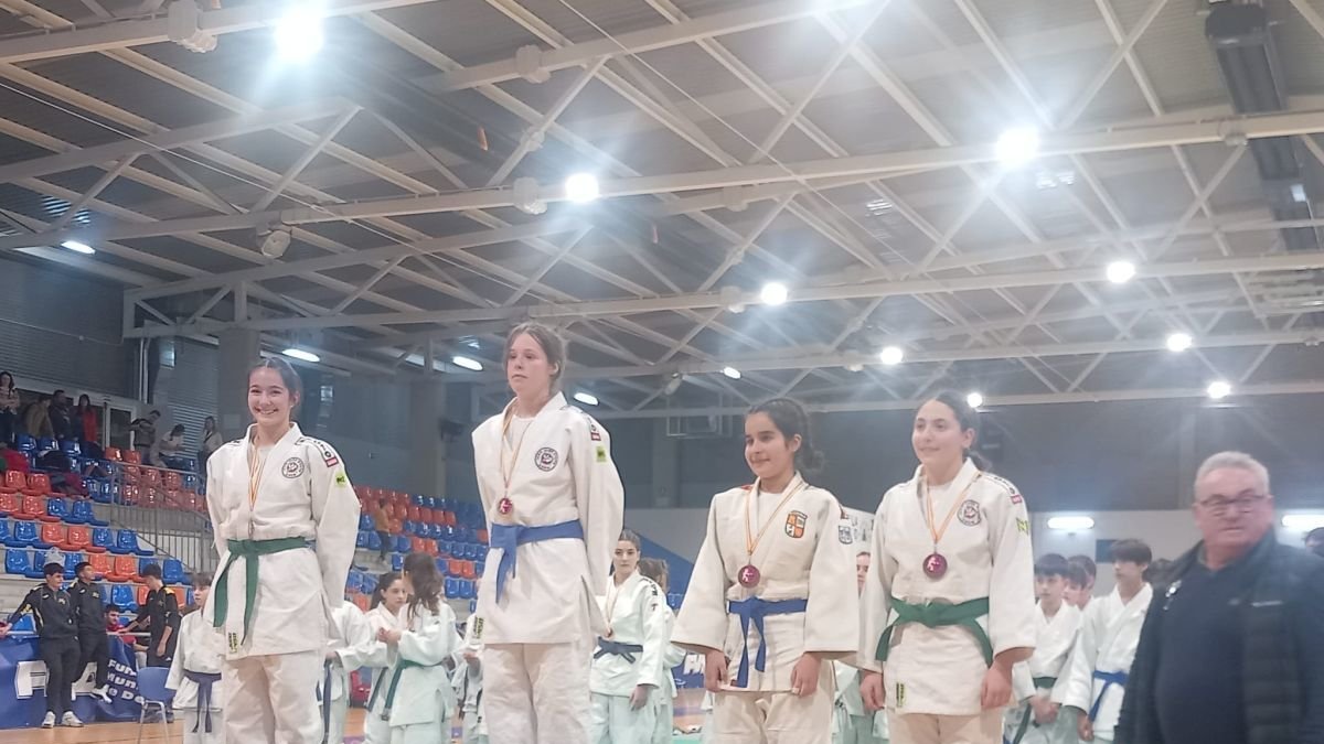 Los judocas del Club Kyoto de León lograron un total de ocho medallas en el Autonómico.