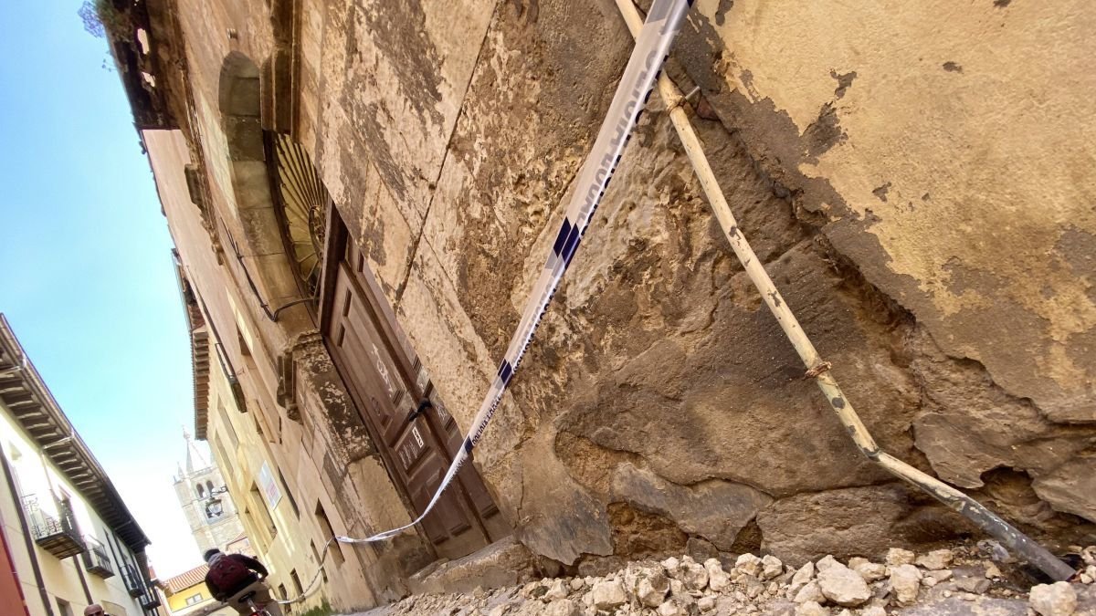 La caída de cascotes de la casona de Dámaso Merino volvió a causar la alerta a mediados del mes de febrero.