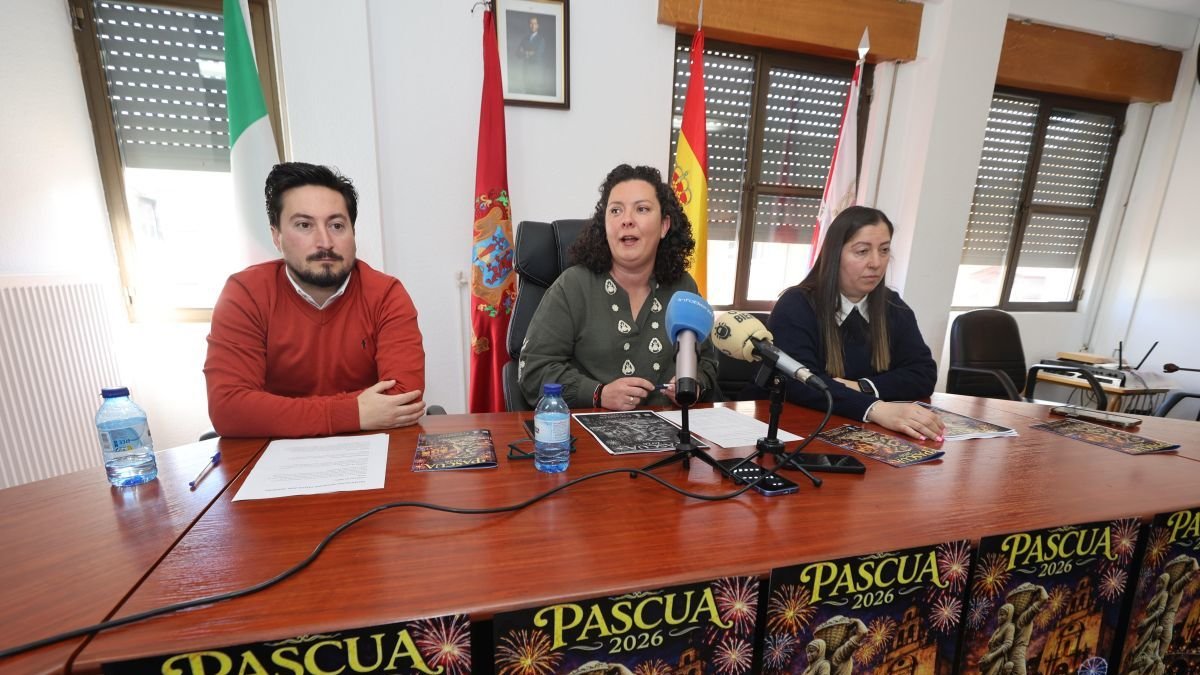 La alcaldesa en la presentación de la Pascua 2026.