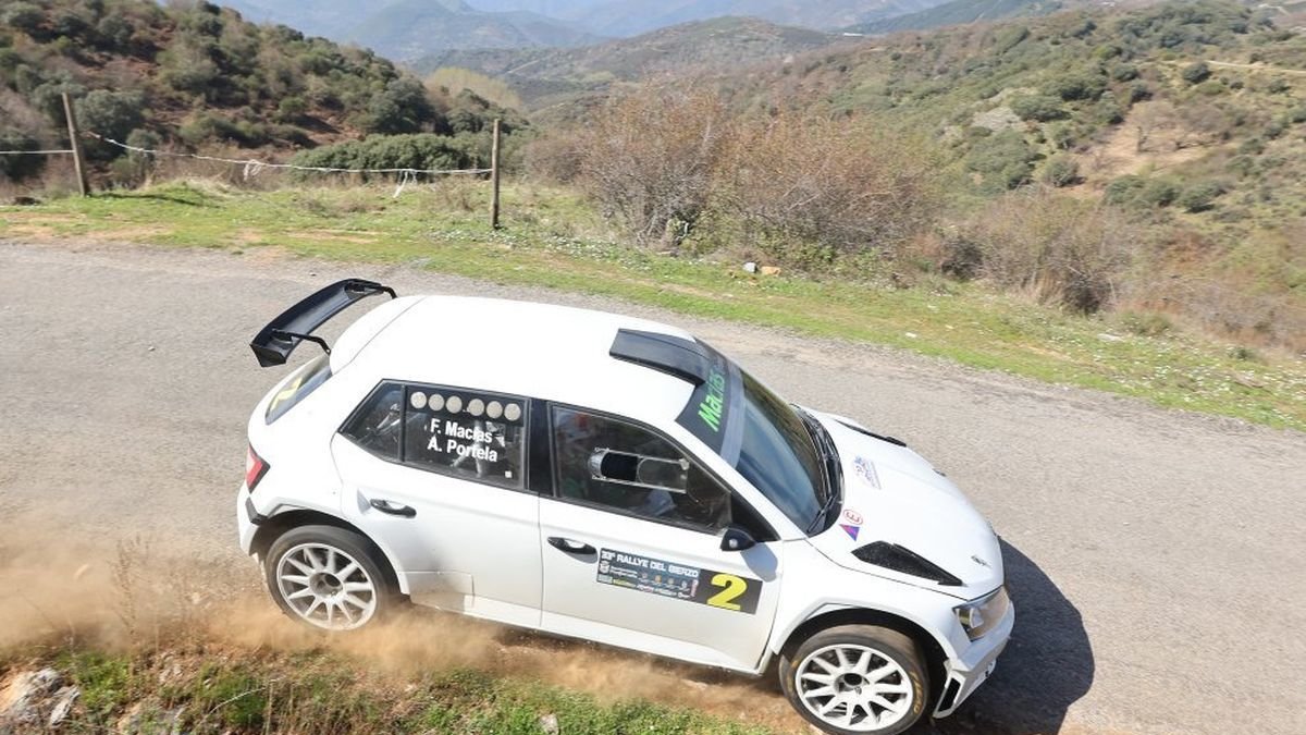 Félix Macías a los mandos de su Skoda Fabia R5.