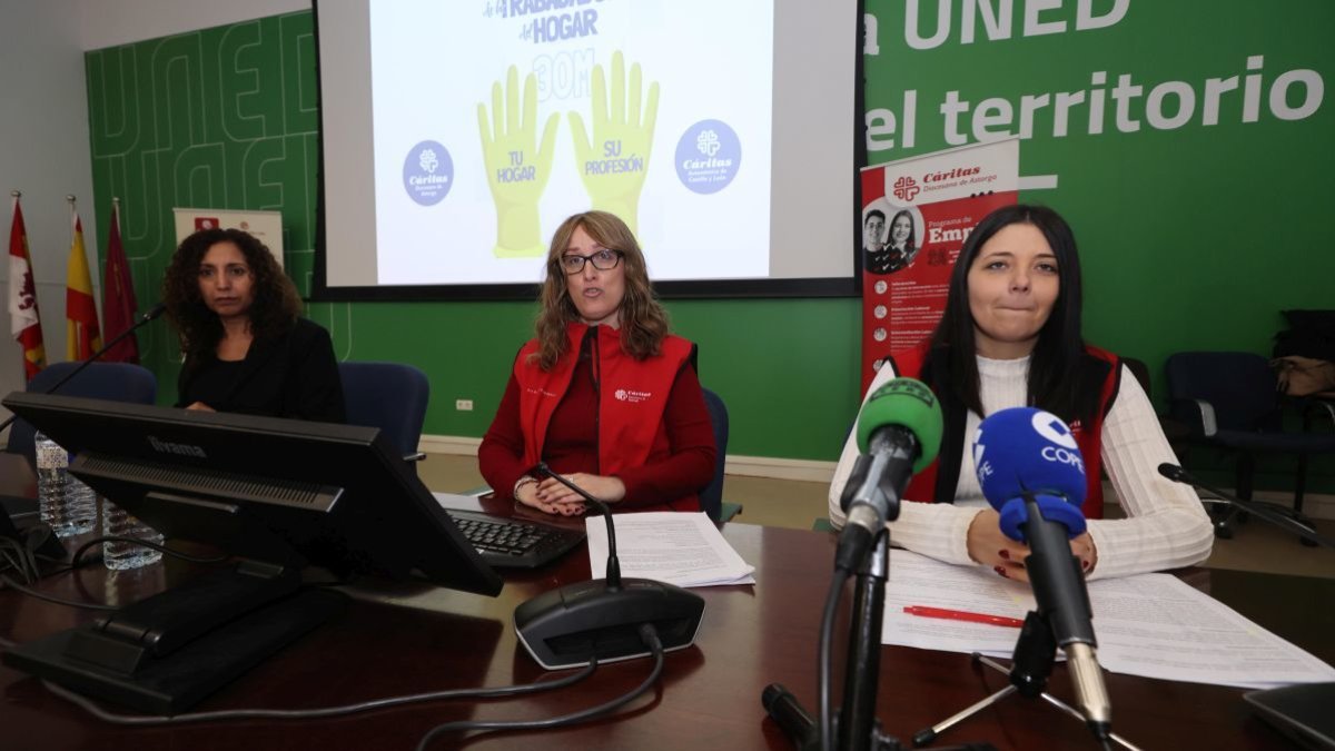 Presentación de Cáritas en el foro de la Uned.