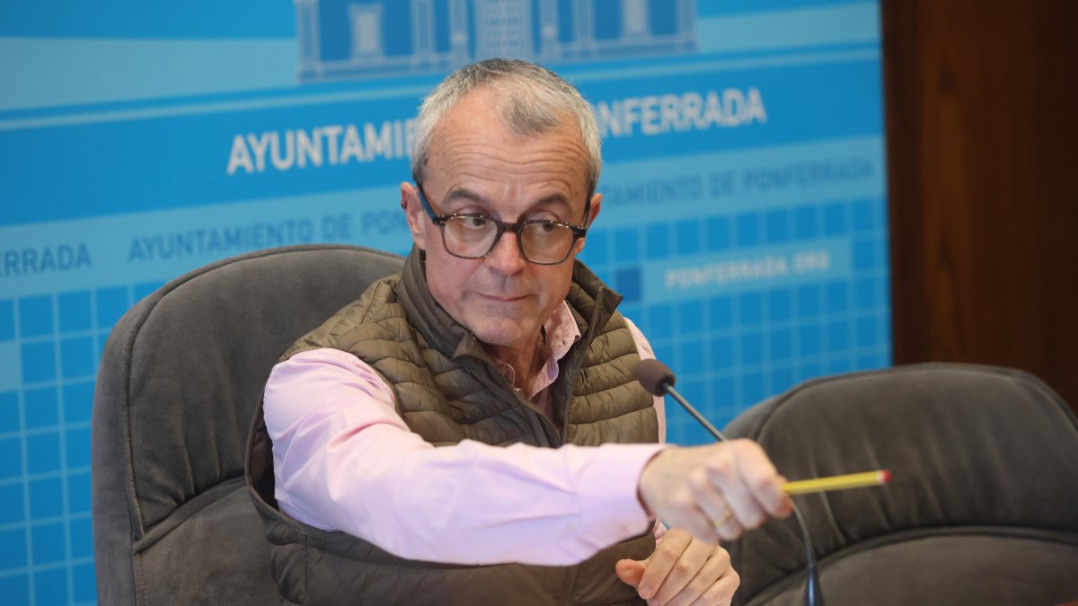 El concejal de Hacienda, Luis Antonio Moreno, en la comparecencia de este miércoles.