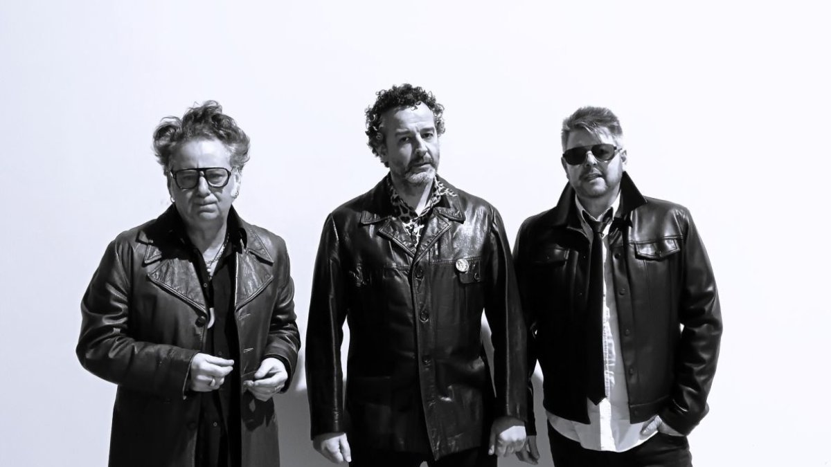 Retrato de la banda leonesa Cosmética.