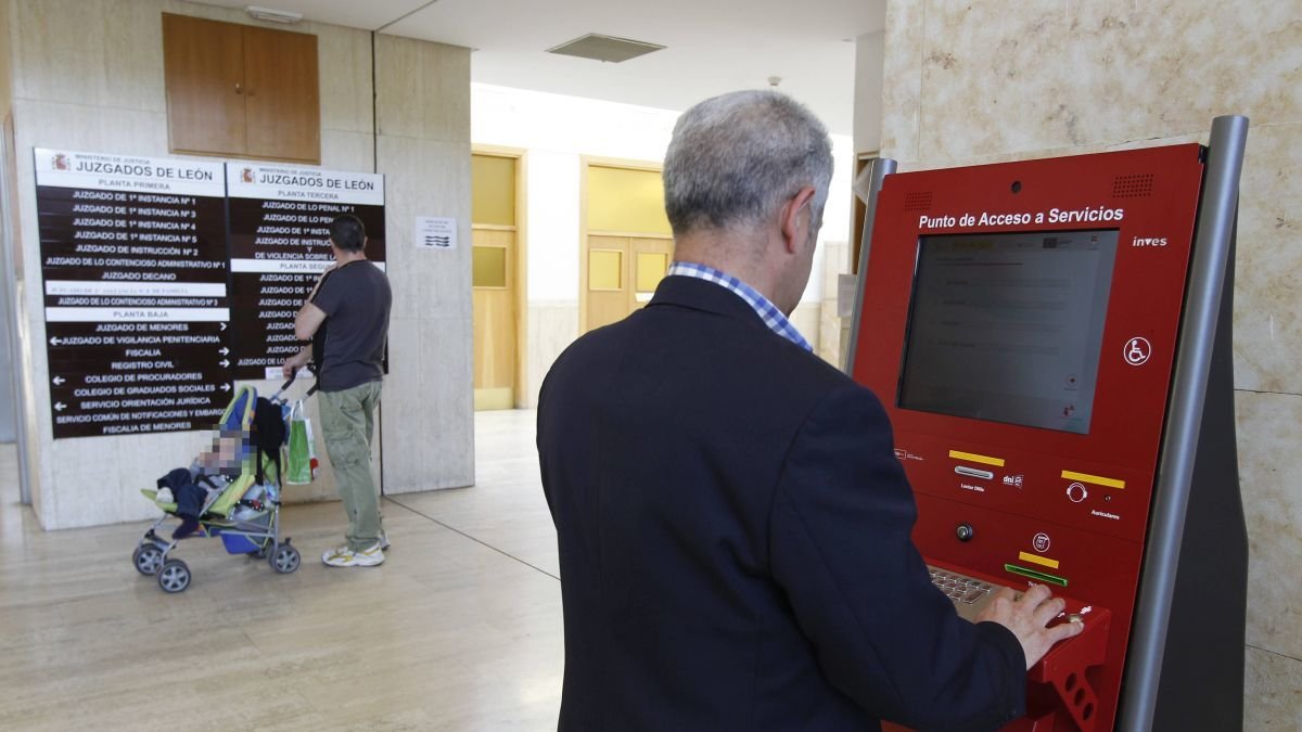 A partir de este juevesa ya es legal identificarsde con el DNI en el móvil.