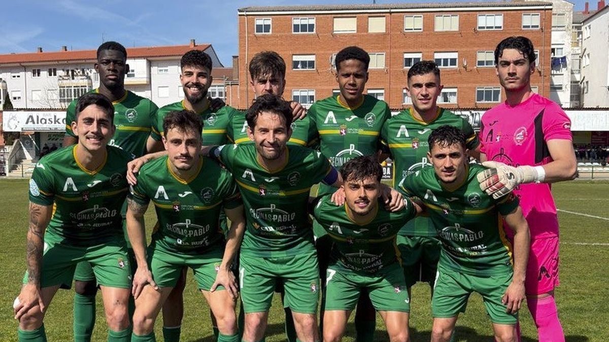 Once inicial del Astorga que se enfrentó al Lealtad.