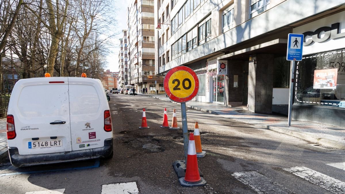 Los baches obligaron a intervenir de urgencia tras meses de abandono.