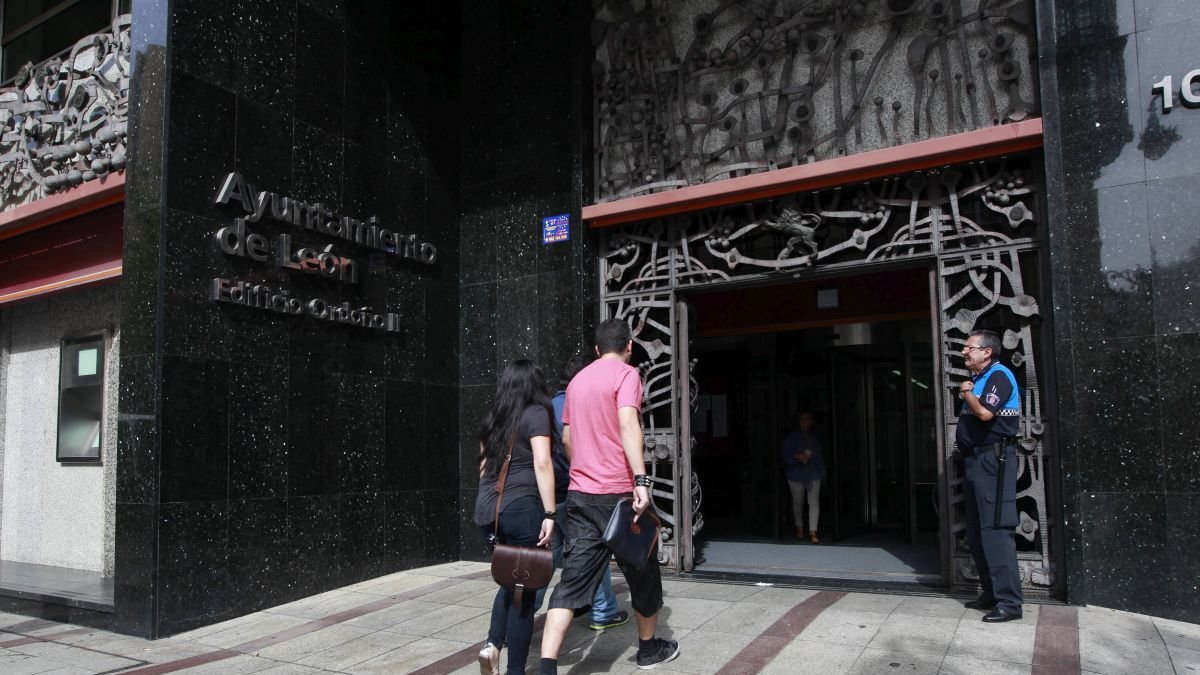 Las quejas ciudadanas se han repetido durante estos meses desde la sentencia del TSJ que anula la tasa de basura.