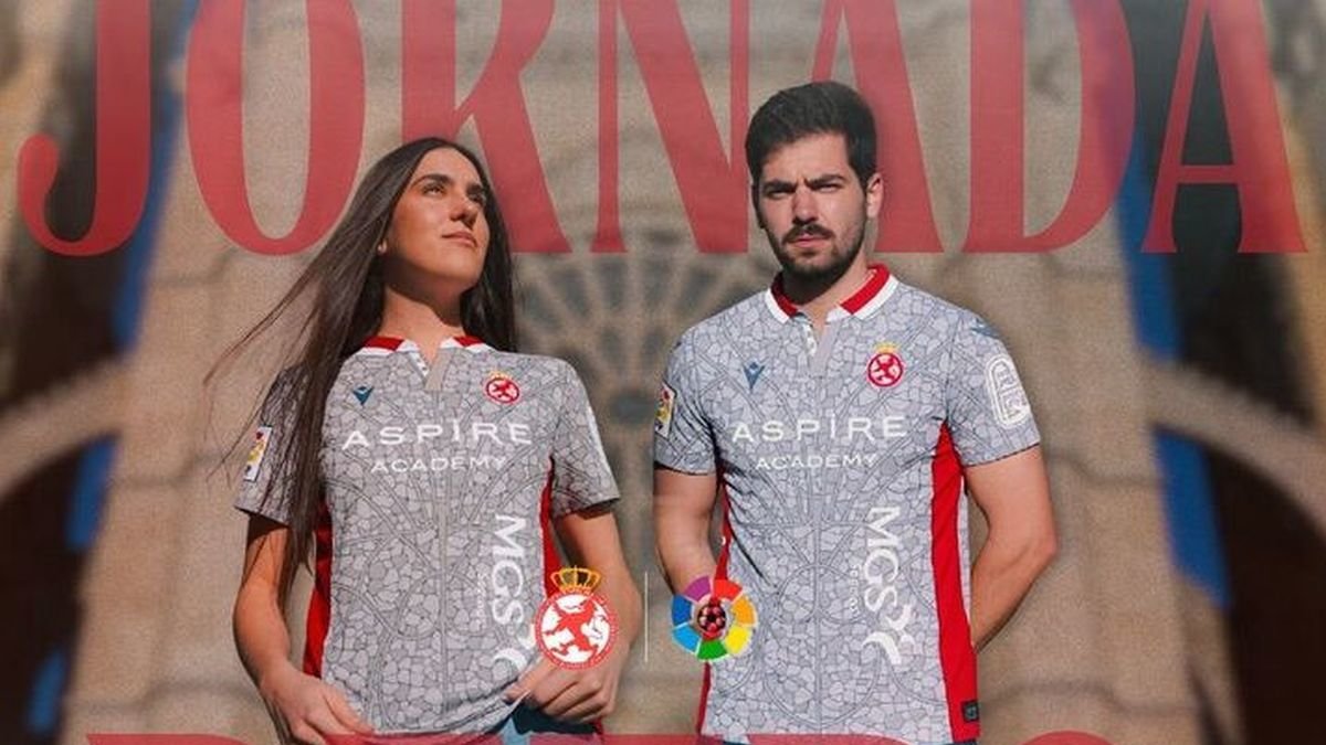 Camiseta retro que presentó la Cultural en sus redes sociales y no en Madrid junto al resto de los clubes que componen el fútbol profesional.