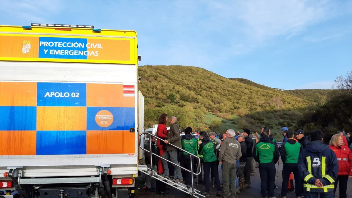Operativo de búsqueda para la búsqueda del desaparecido en el Puerto de San Isidro.