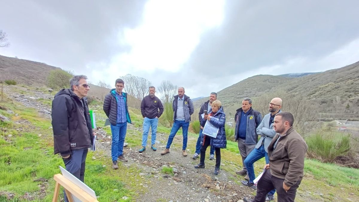 El subdelegado estuvo acompañado por alcaldes de las zonas afectadas.