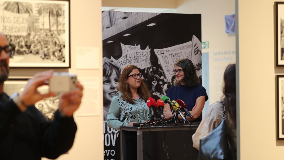 Yasodhara López y Carmina Gustrán, en la presentación del programa público.