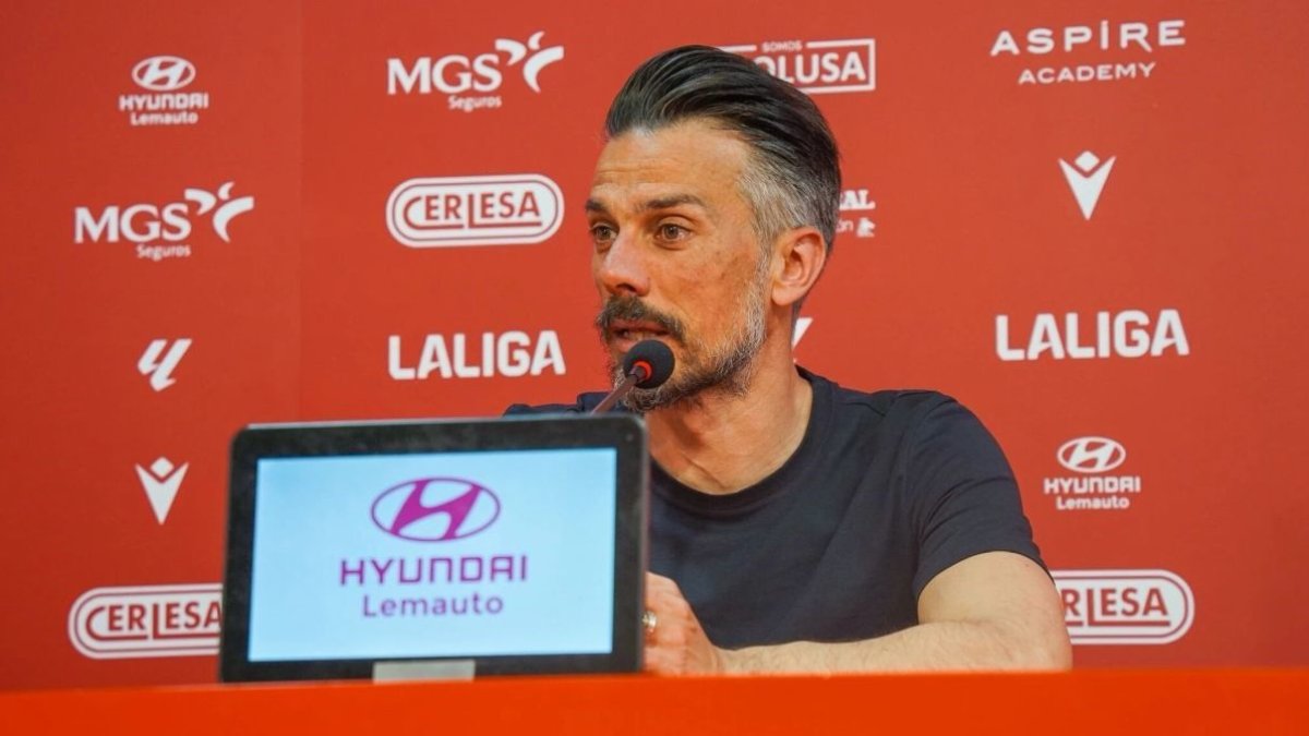 Rubén de la Barrera en la rueda de prensa de este viernes previa al partido del domingo en Granada.
