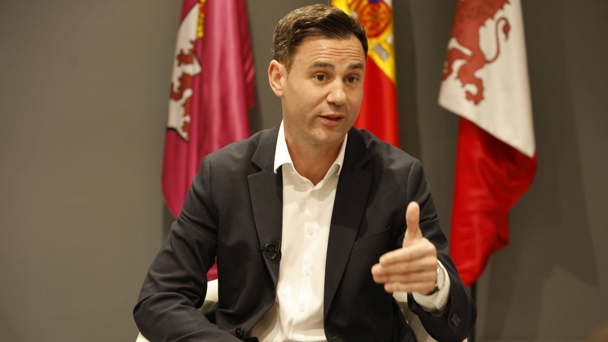 Cendón afea a Diez elplantón a Pedro Sánchez.