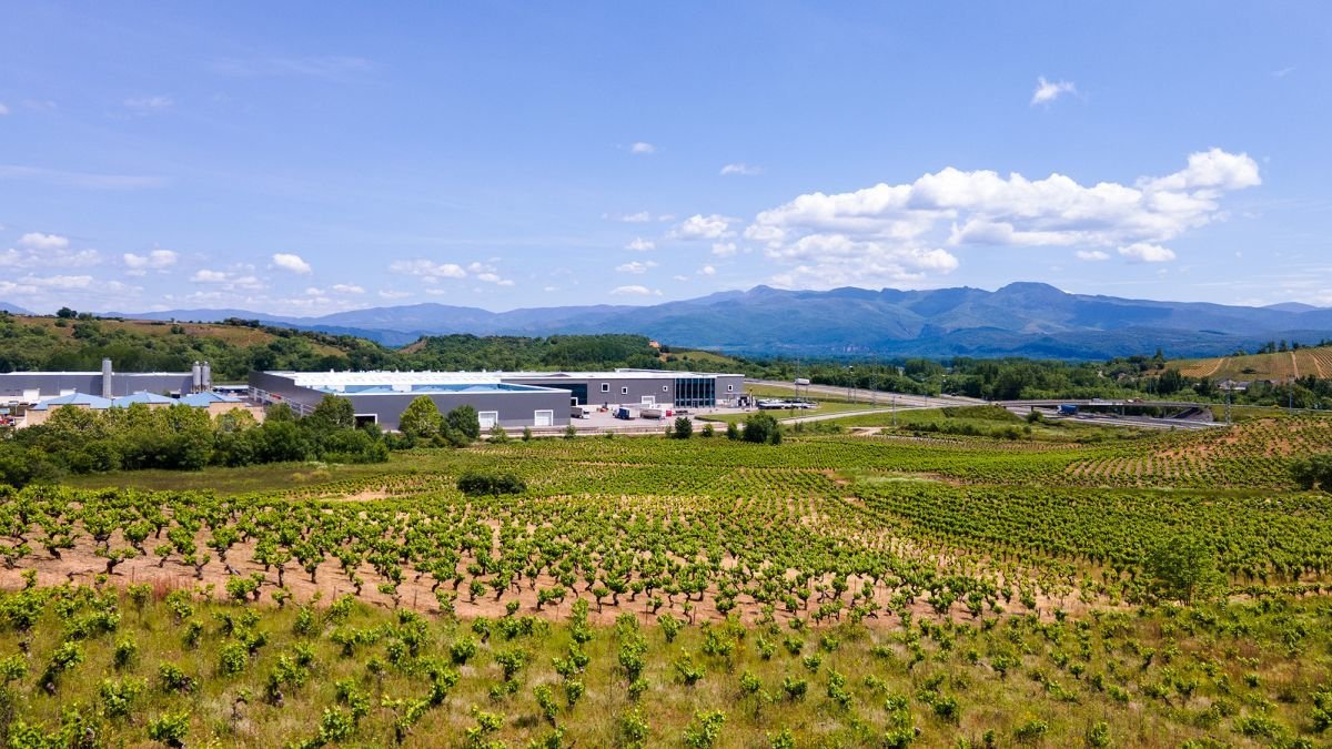 Instalaciones de la factoría de Stacbond en La Rozada (Toral).