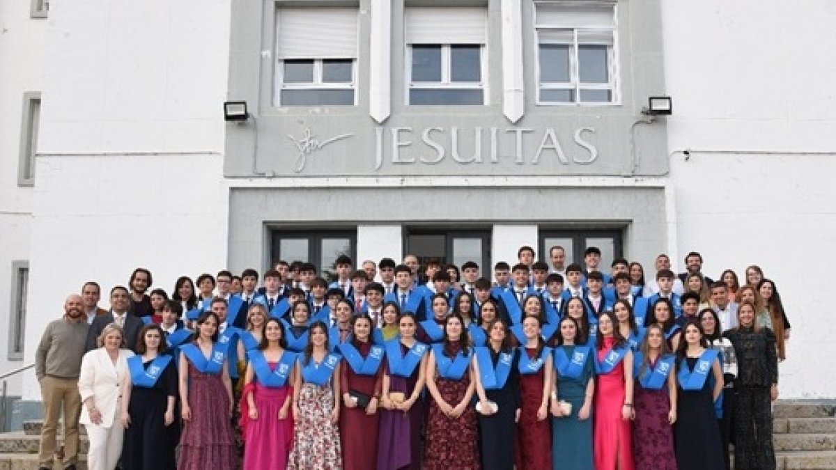 Promoción de segundo de Bachillerato de Jesuitas León.