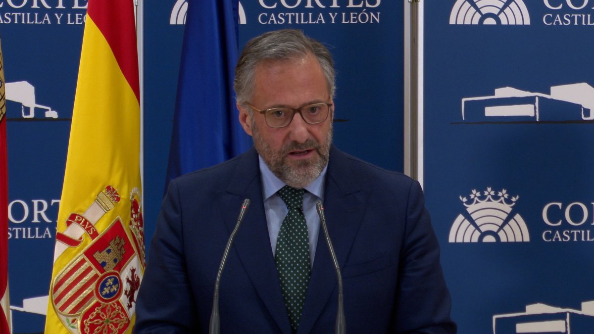 El portavoz del Grupo Vox en las Cortes de Castilla y León, Carlos Pollán.