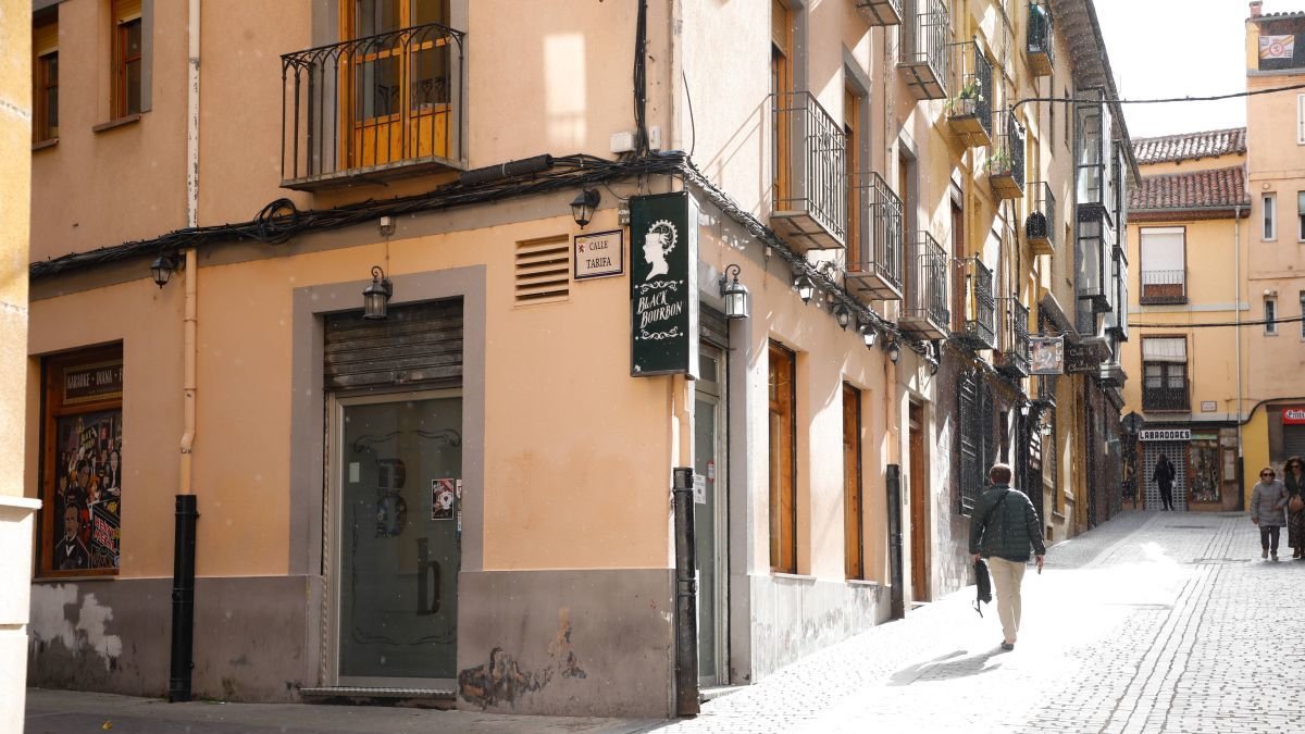 Imagen exterior que presentaba ayer el local.