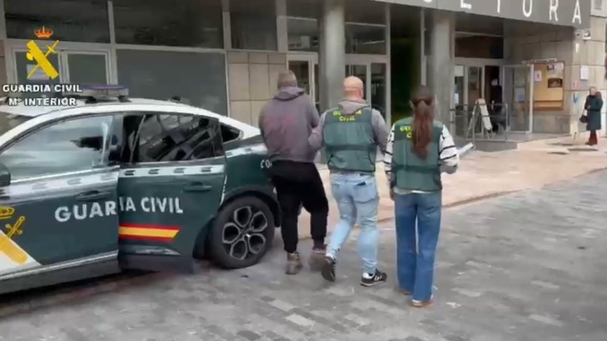 Detención del presunto autor.