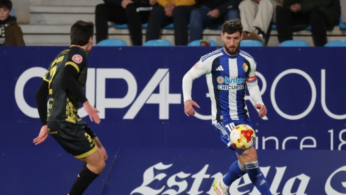 Borja Valle con la Deportiva.