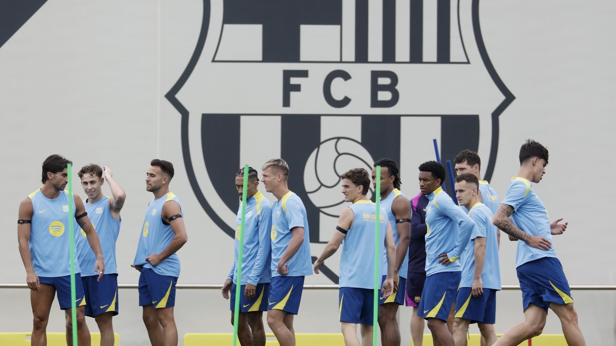 El FC Barcelona en el entrenamiento de este sábado previo al Clásico del domingo frente al Real Madrid.