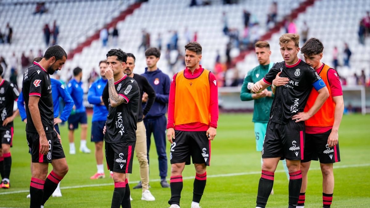 El equipo culturalista tras caer en Albacete.