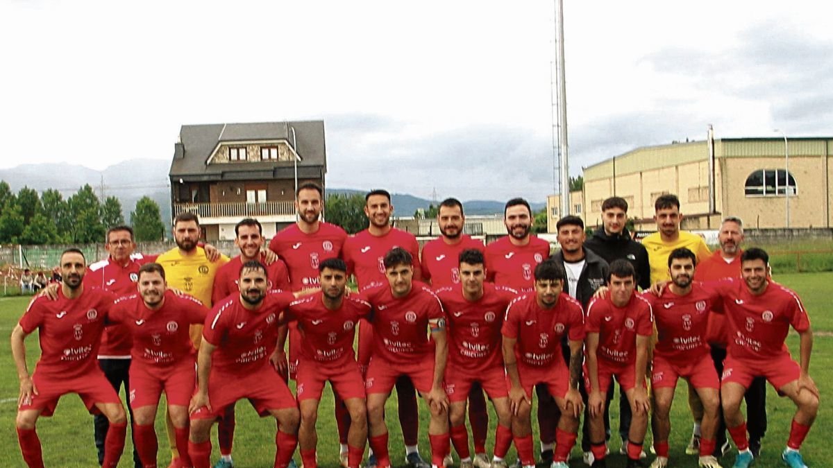 Formación del equipo del Naraya que logró un histórico ascenso al Grupo B de la 1ª División Regional de Aficionados.