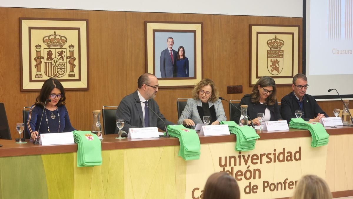 Un momento ayer del acto l. de la mata