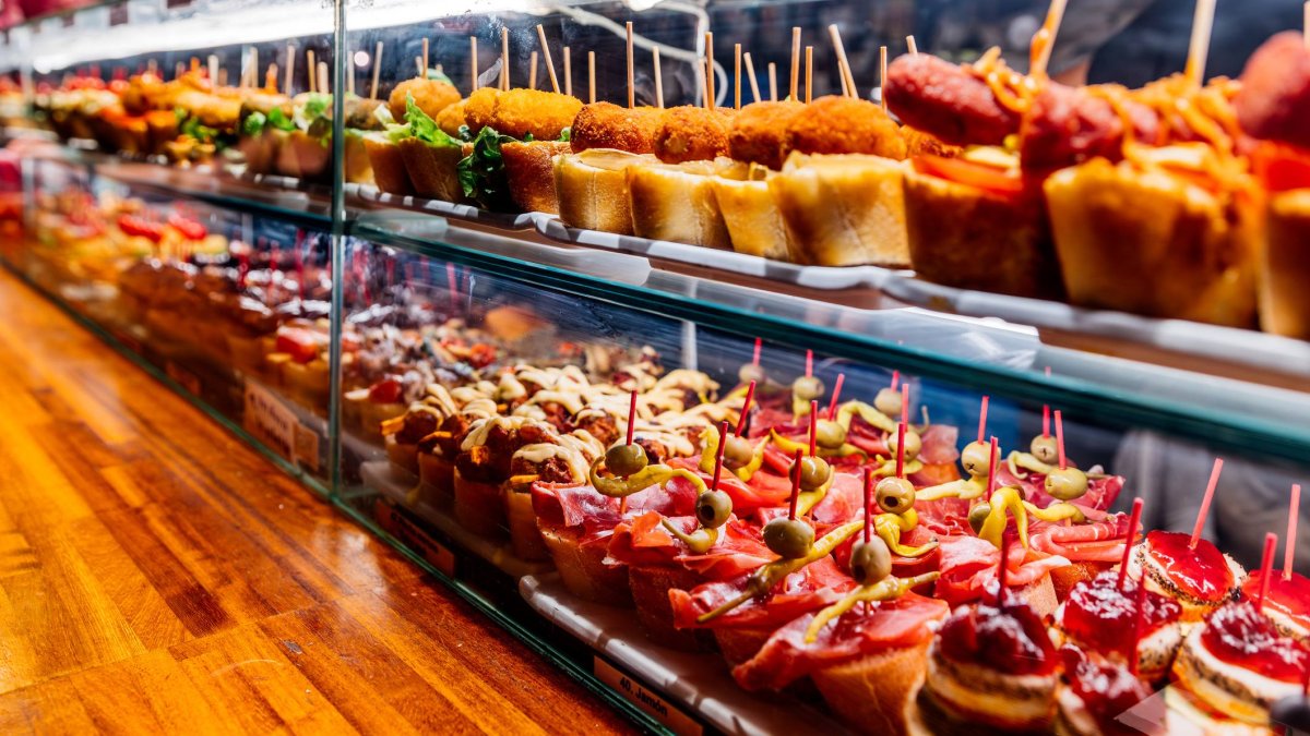 Las tapas tradicionales siguen convirtiendo el tapeo en uno de los grandes reclamos gastronómicos de León