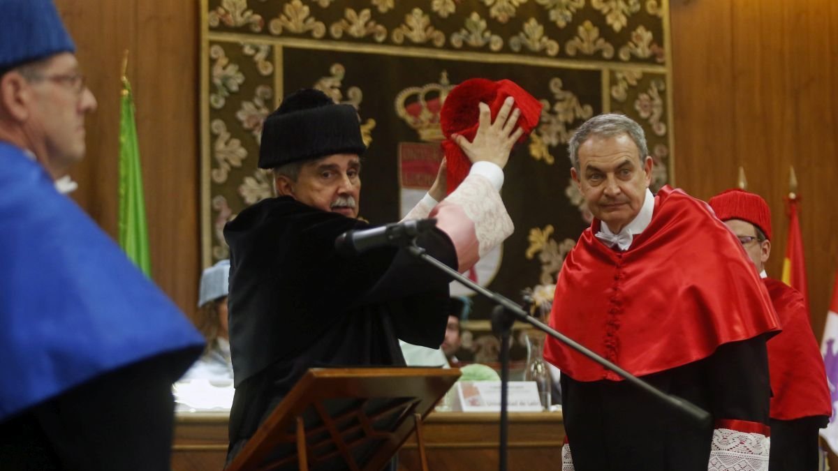 Marín impuso el birrete a José Luis Rodríguez Zapatero en febrero de 2023.