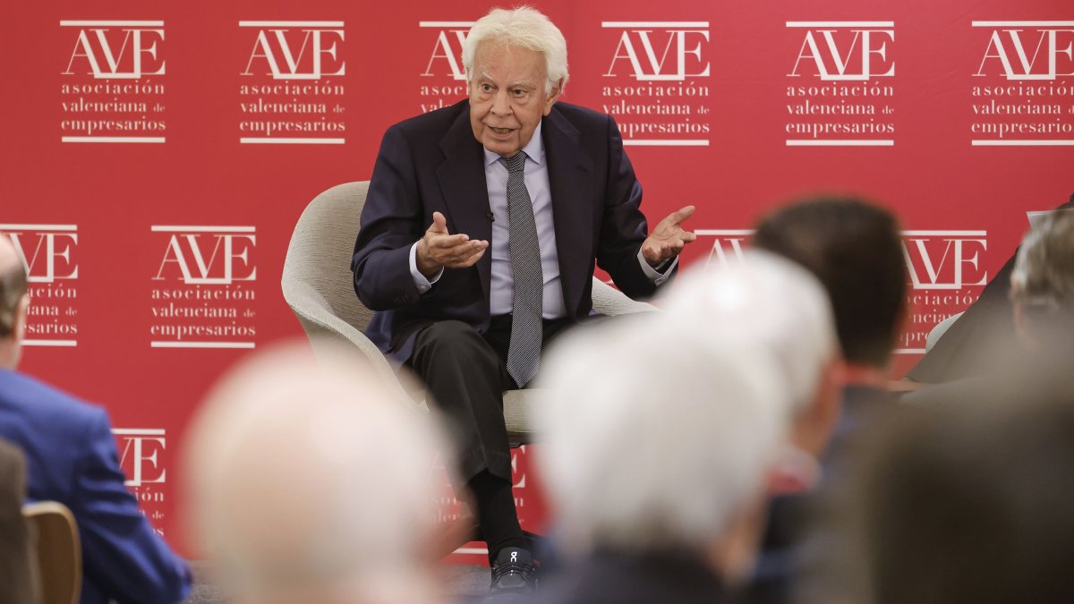 Felipe González durante un acto público.
