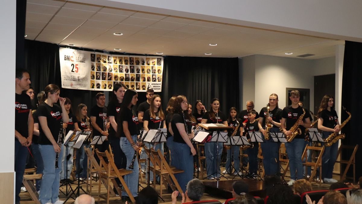 Actuación de la banda juvenil de Cistierna celebrada en la Casa de Cultura.