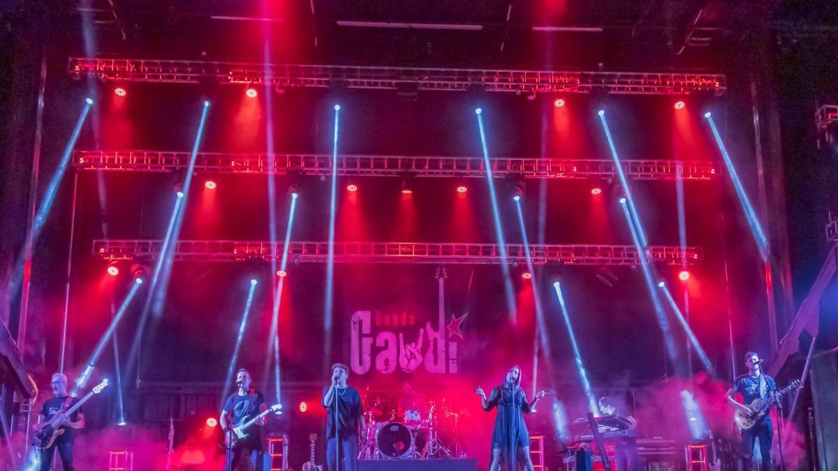 La Banda Gaudí actuará el sábado en la plaza Mayor a las 23.30 horas.