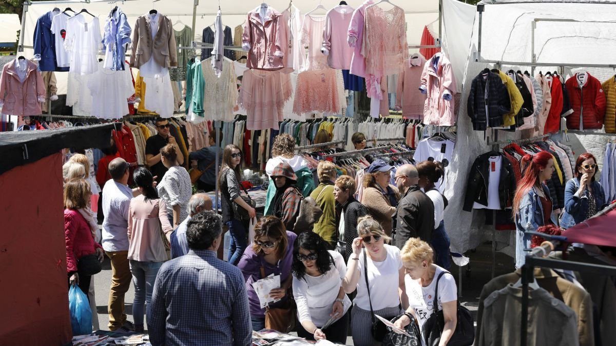 El rastro de León sumá más de 380 puestos.