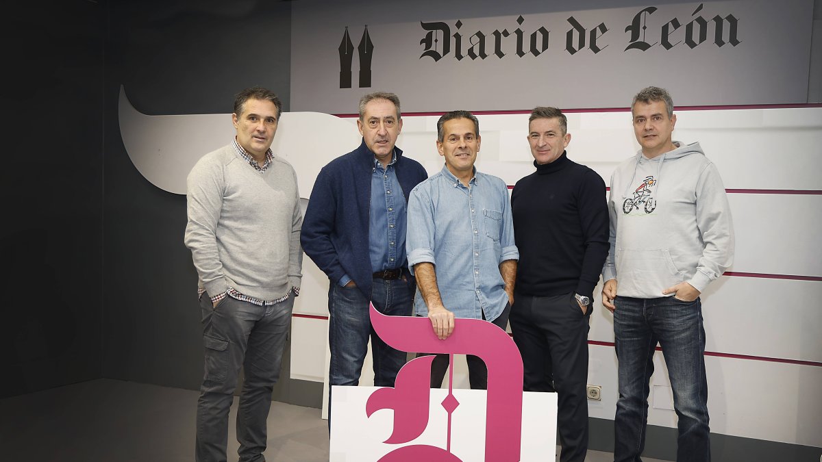 Óscar Díez, Juan Simón, Ángel Fraguas, José Antonio Pérez y Raúl Castro, los protagonistas de 'El VARDiario de León'.