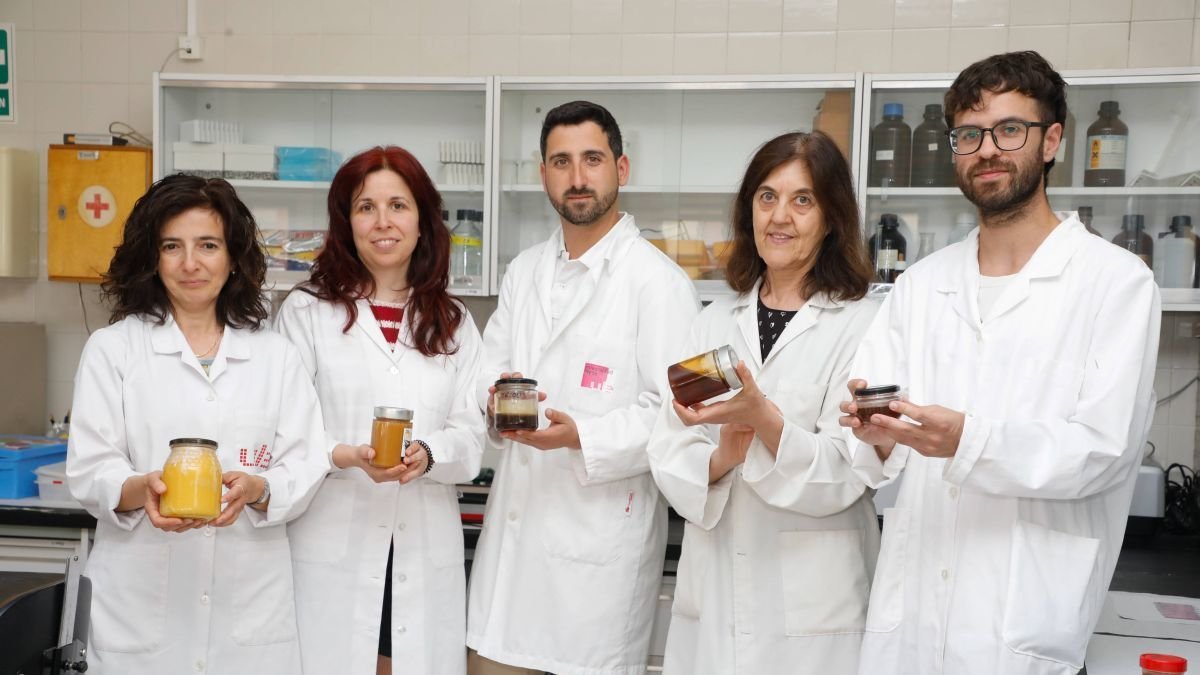 Ana Vega, Rosa García, Alberto Rodríguez, Rosa Valencia y Alberto Fernández