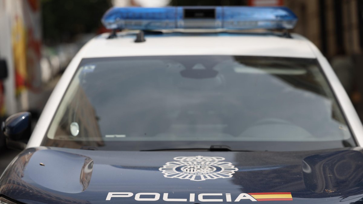 Imagen de archivo de un coche de la Policía Nacional. EFE/Mariscal.