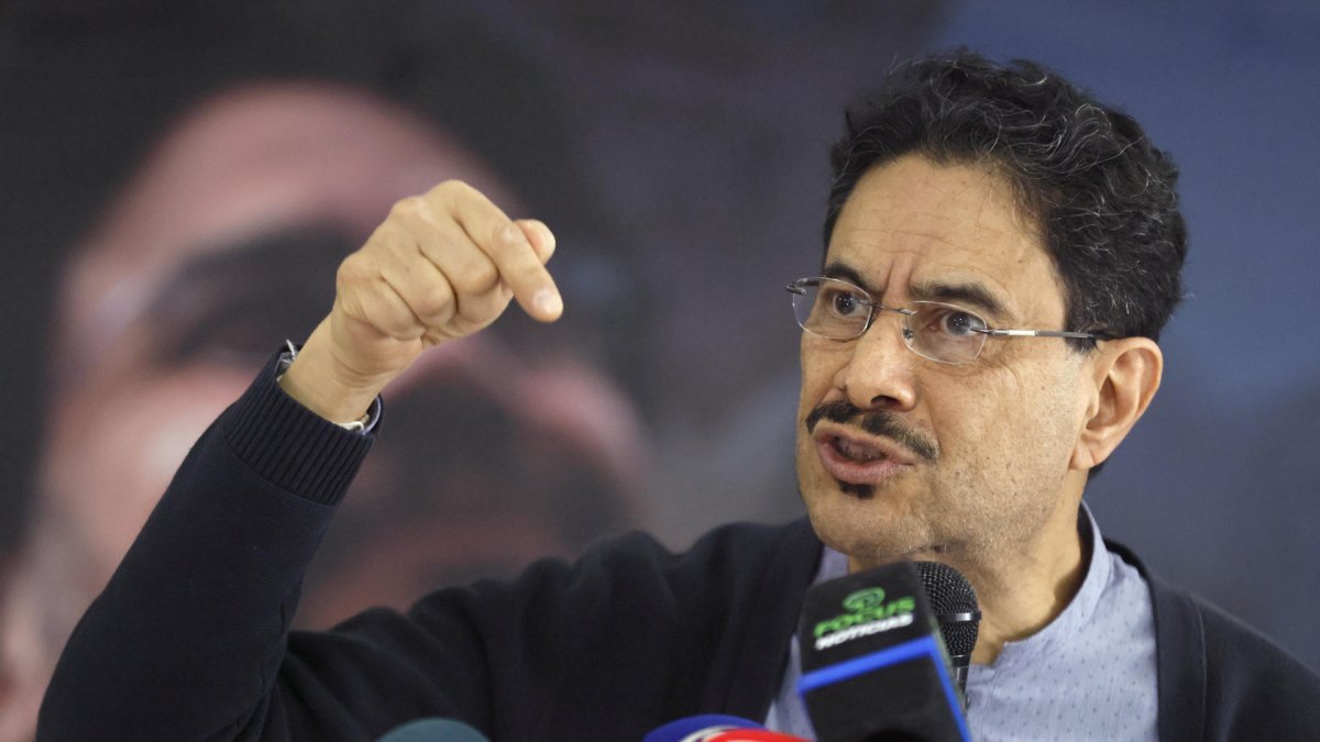 Bogotá, 1 jun (EFE).- El candidato izquierdista Iván Cepeda aseguró este lunes que, tras las verificaciones realizadas por su campaña, no han encontrado hasta el momento evidencias de irregularidades como para cuestionar el resultado de la primera vuelta de las elecciones presidenciales colombianas del domingo en la que quedó en segundo lugar. EFE