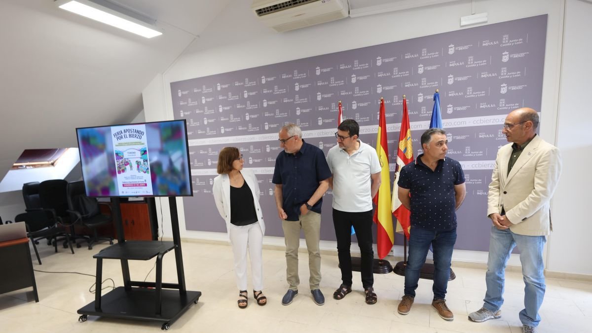 Un momento de la presentación de las ferias con el presidente del Consejo y los alcaldes.