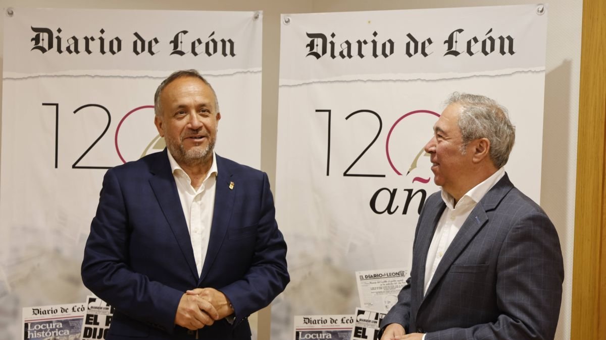 Gerardo Álvarez Courel y Joaquín S. Torné, en el congreso.