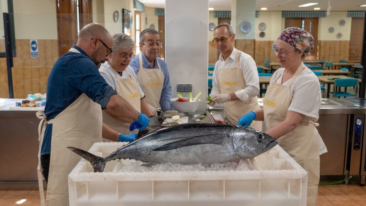 Llegada del bonito a Asleca