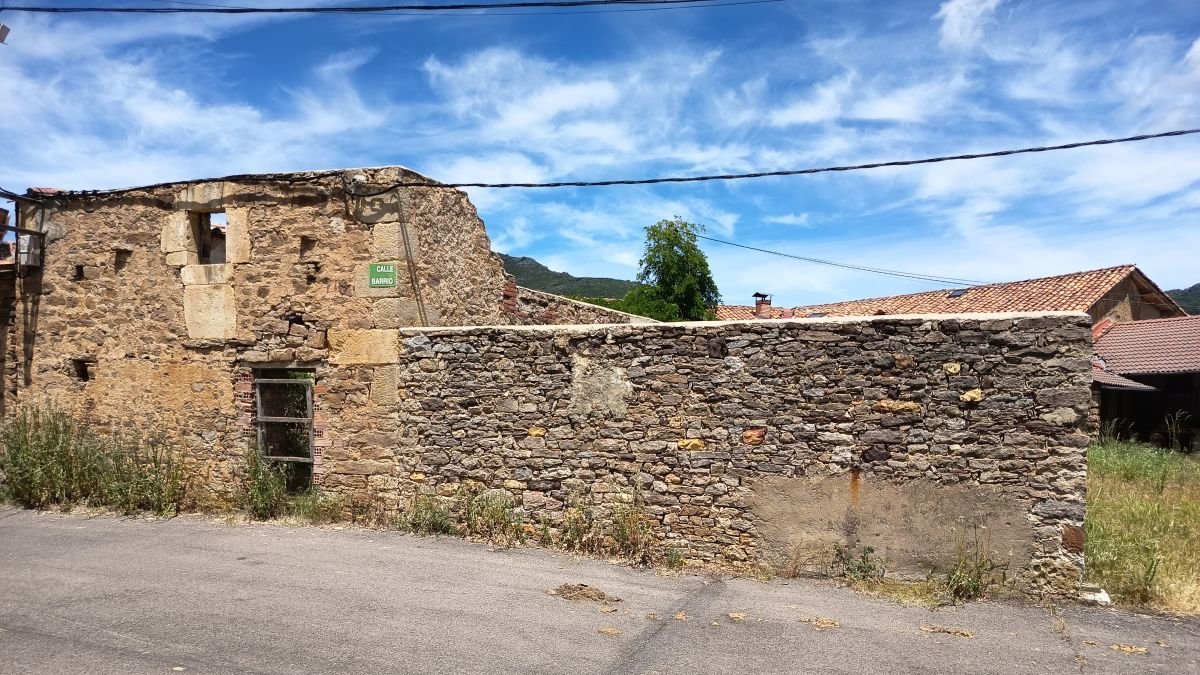 Parcela propiedad del Ayuntamiento de Boñar.